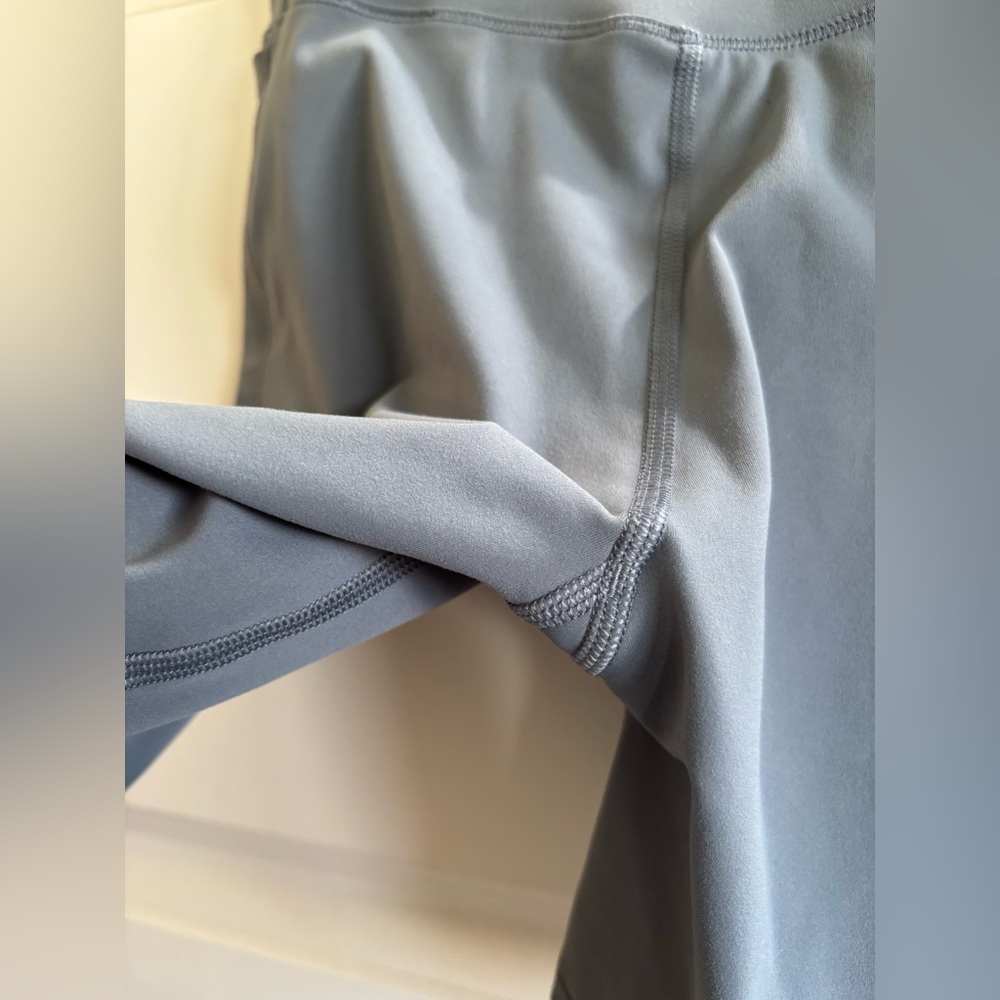 Vuori Shorts Womens Small Gray High Rise Pocket Biker Athletic Compression Yoga - Picture 4 of 10